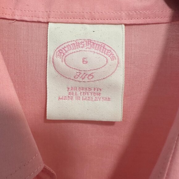 Brooks Brothers Tailored Fit  Long Sleeve 100% Cotton Lightweight Pink Shirt - Picture 1 of 4